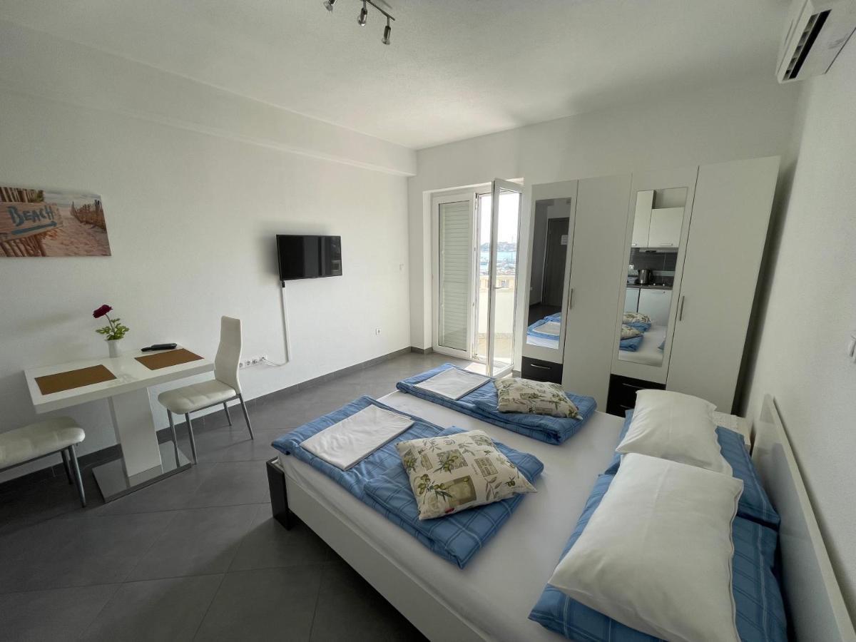 Apartments Nevistic Podstrana Exterior foto