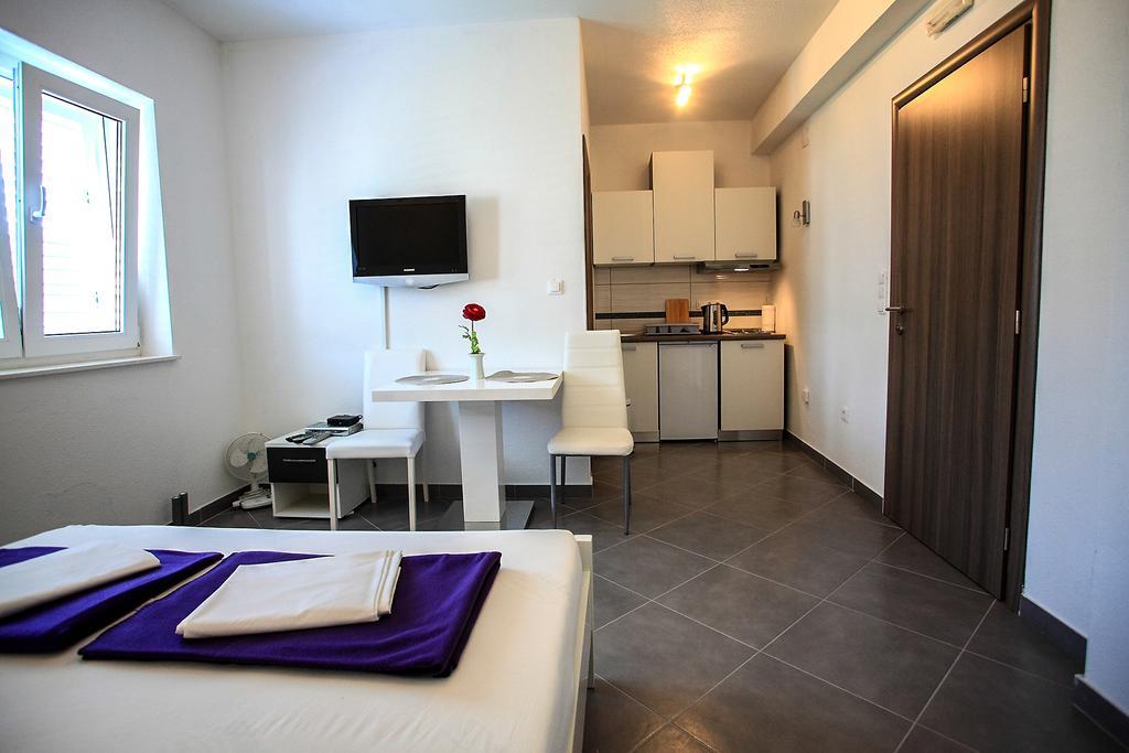 Apartments Nevistic Podstrana Exterior foto