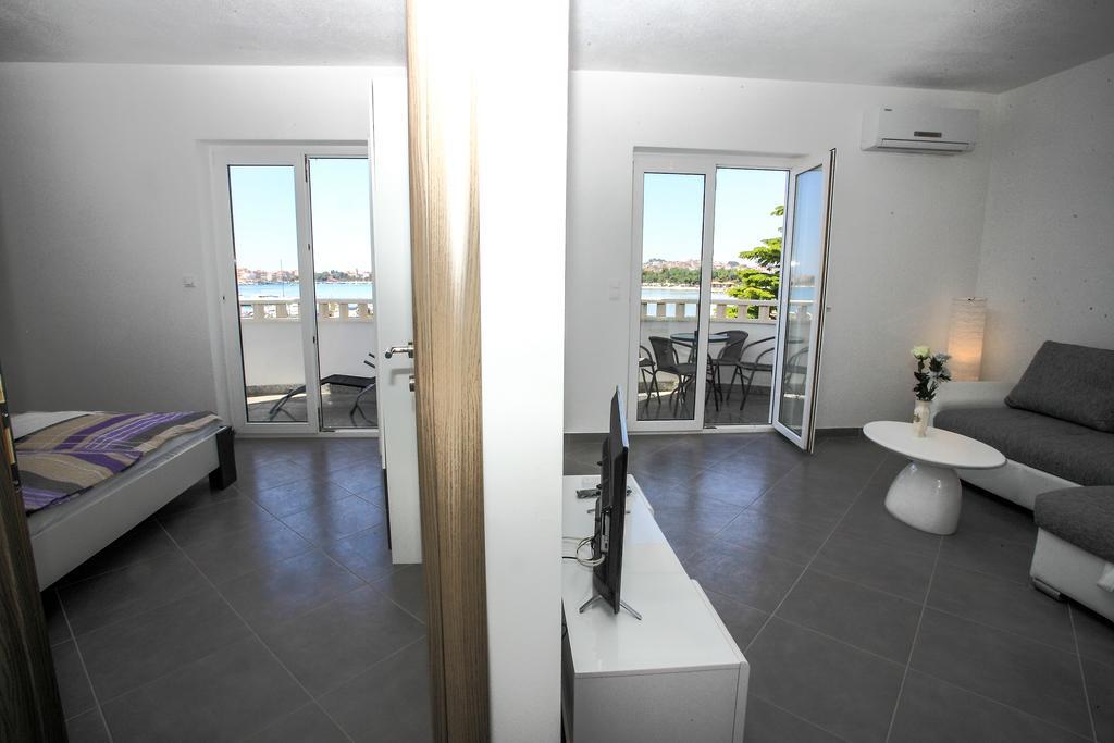 Apartments Nevistic Podstrana Exterior foto