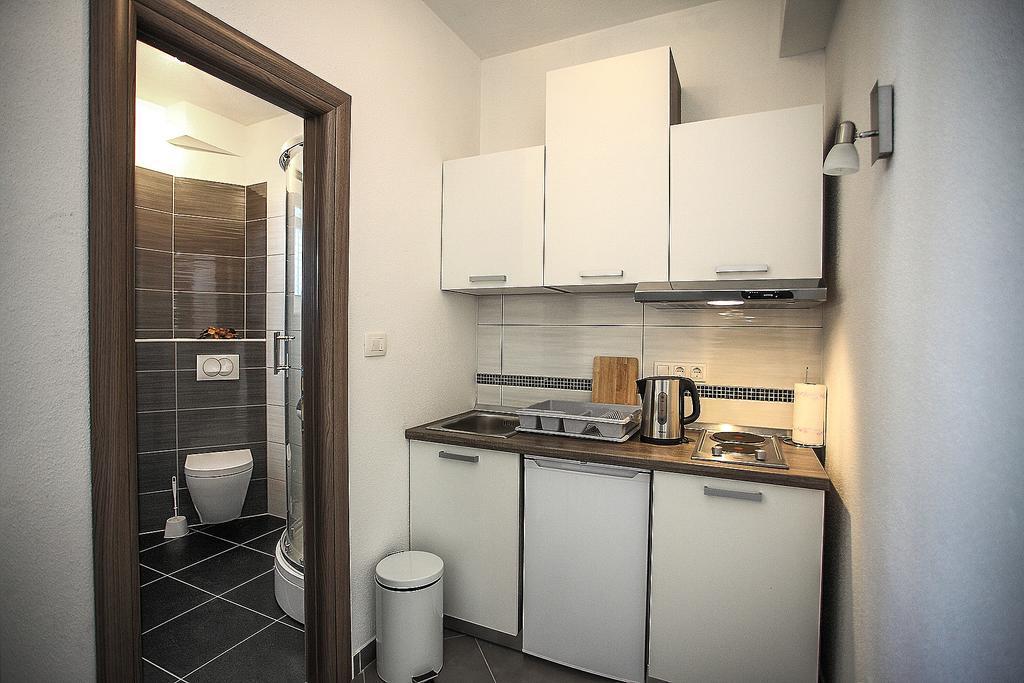 Apartments Nevistic Podstrana Exterior foto